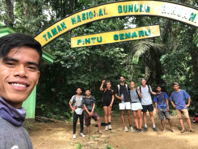 Mount Rinjani Join Group Trekking Service